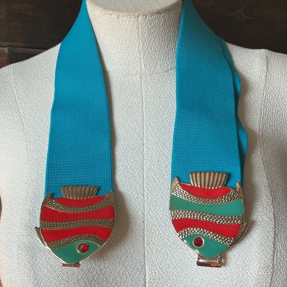 Aqua Elastic Kissing Fish Belt - Picture 3 of 7